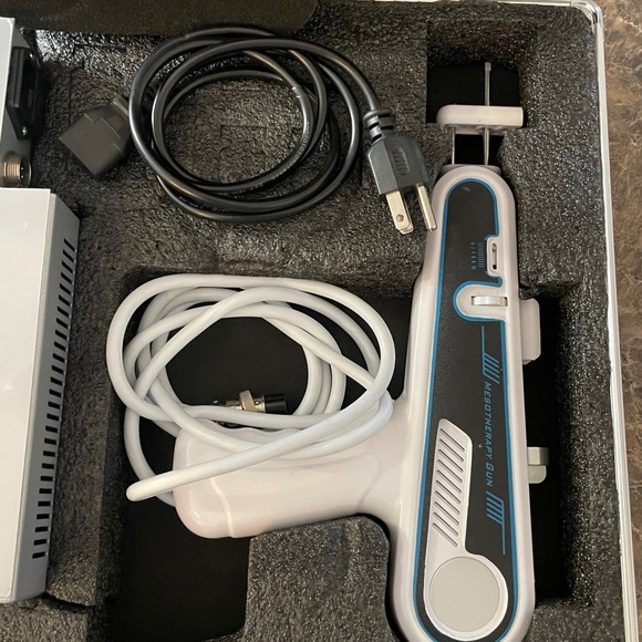 Professional Mesotherapy Gun System Digital LCD Skin Treatment Kit with Case - Picture 6 of 11